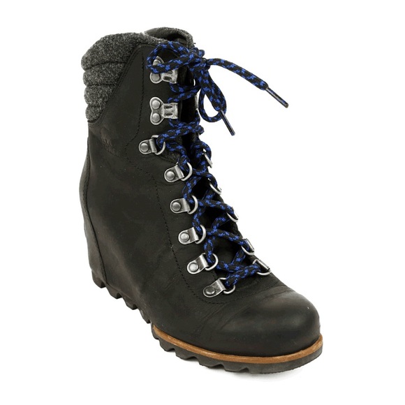 SOREL BLACK WEATHERPROOF WEDGE ANKLE BOOTS sz 7.5 - Picture 3 of 6